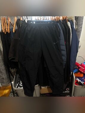 Nike Black Men's Windbreaker Pants with Subtle Swoosh